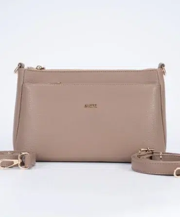 A shoulder bag for women that exudes an abundance of charm- beige